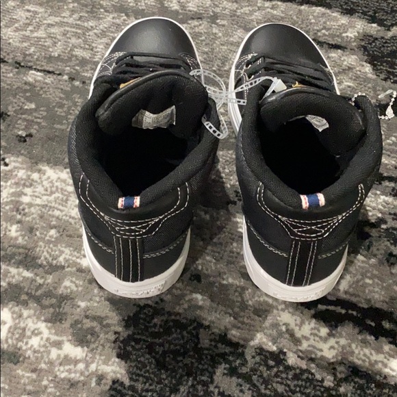 Levi’s Shoes - Picture 3 of 5